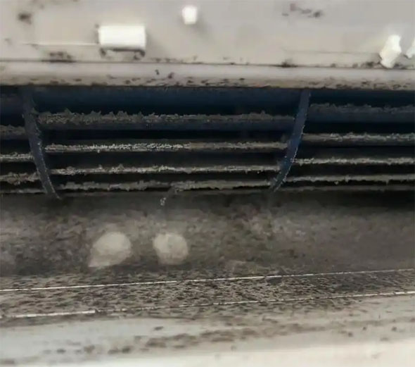 新兴空调吹的风有股烧焦味是怎么回事